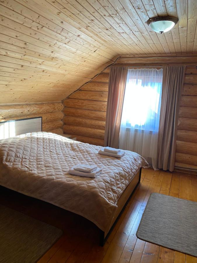 Smerekovyi Dvir *