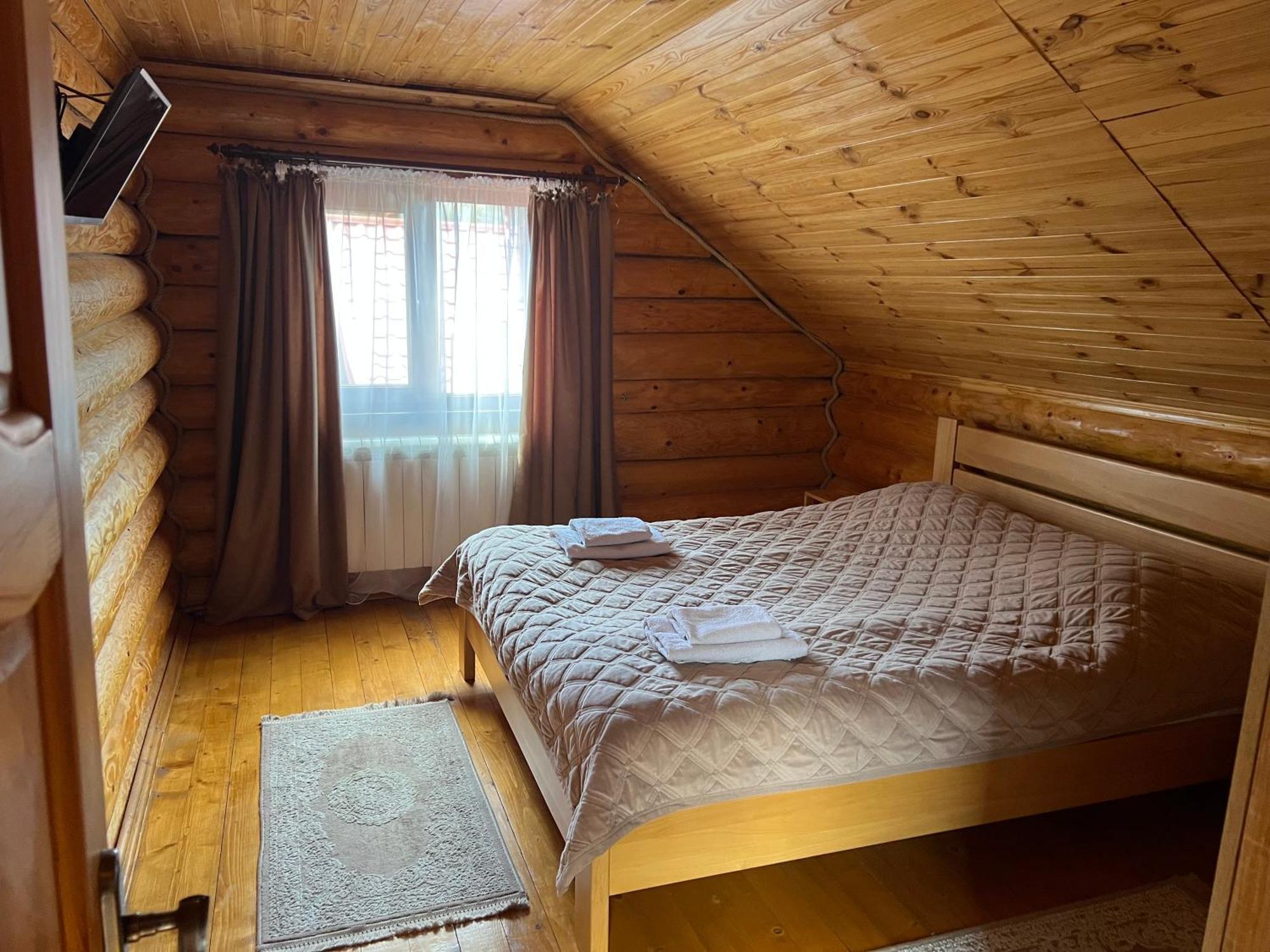 Smerekovyi Dvir *