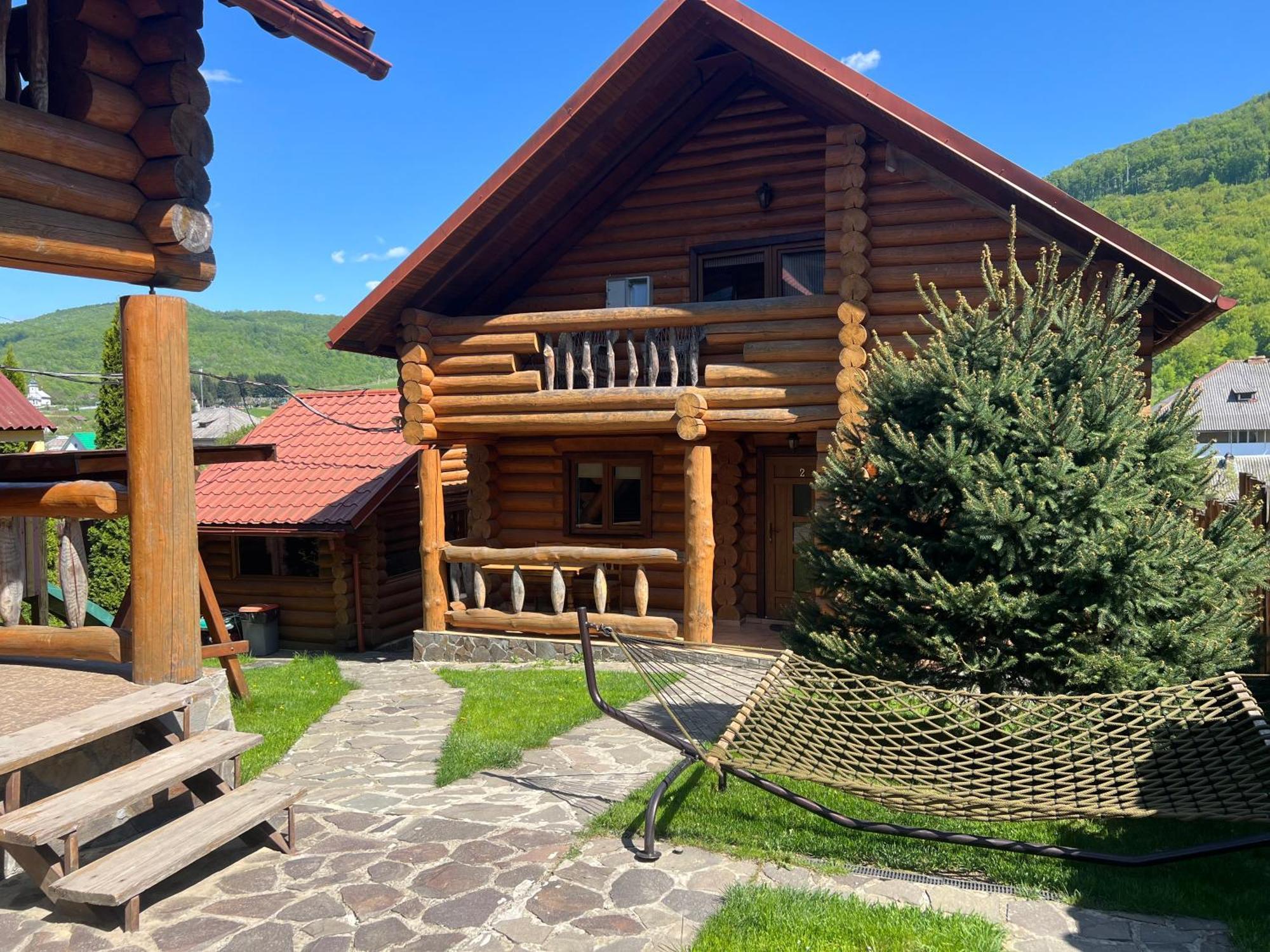 Smerekovyi Dvir