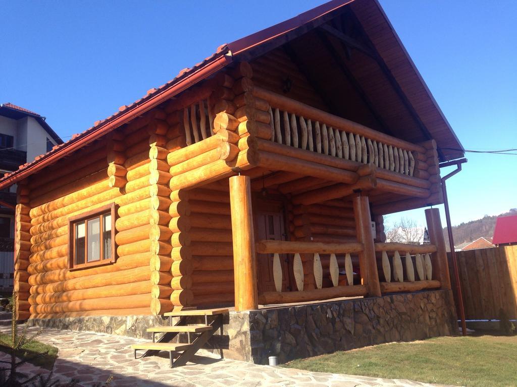 Smerekovyi Dvir Будинок відпочинку Поляна